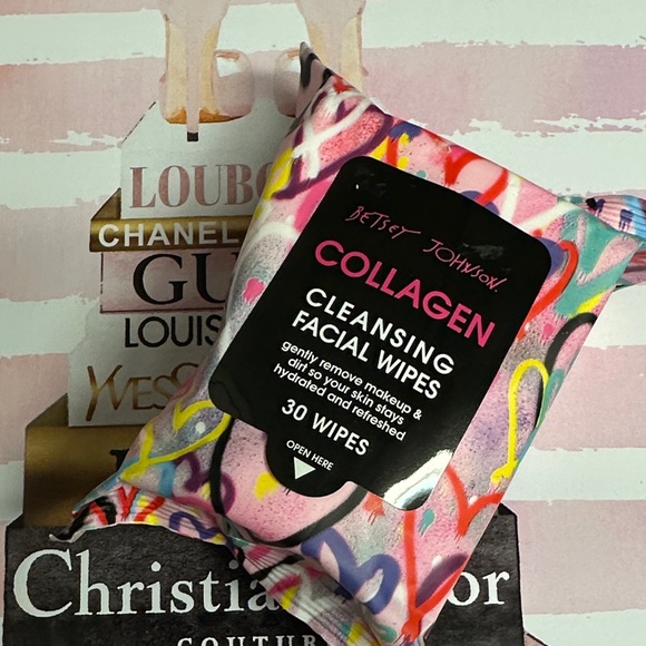 Betsey Johnson Other - Betsey Johnson Cleansing Facial Wipes
❣️5|$25❣️